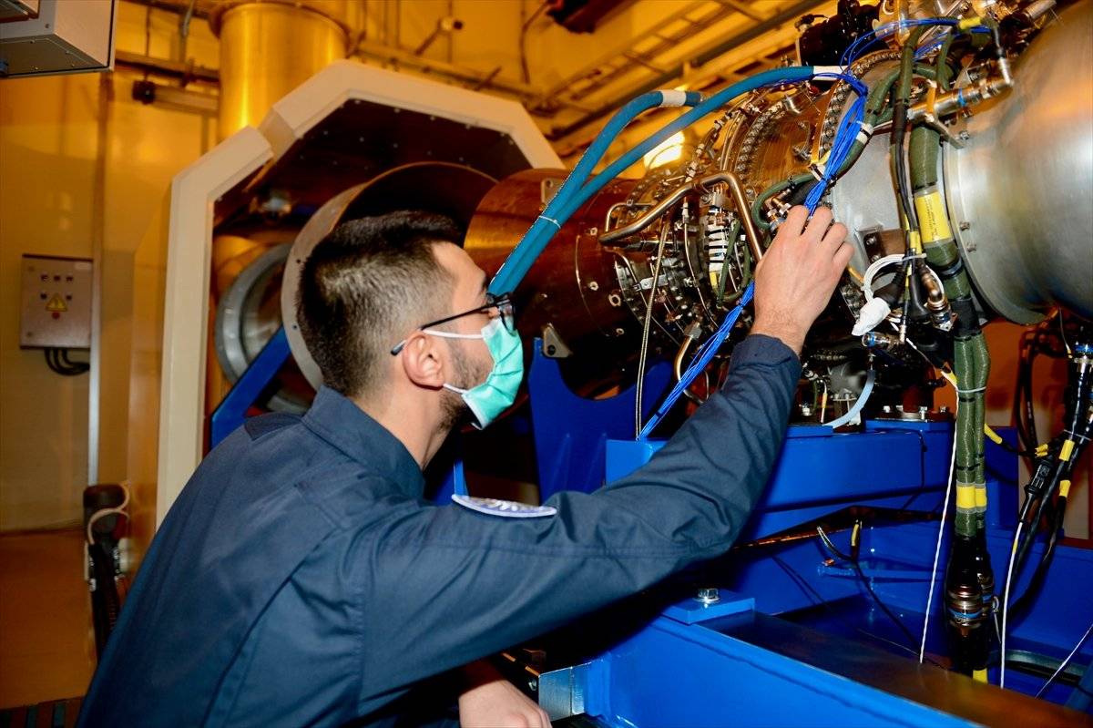 İlk milli helikopter motoru TEI-TS1400'ün ikincisi de çalıştırıldı