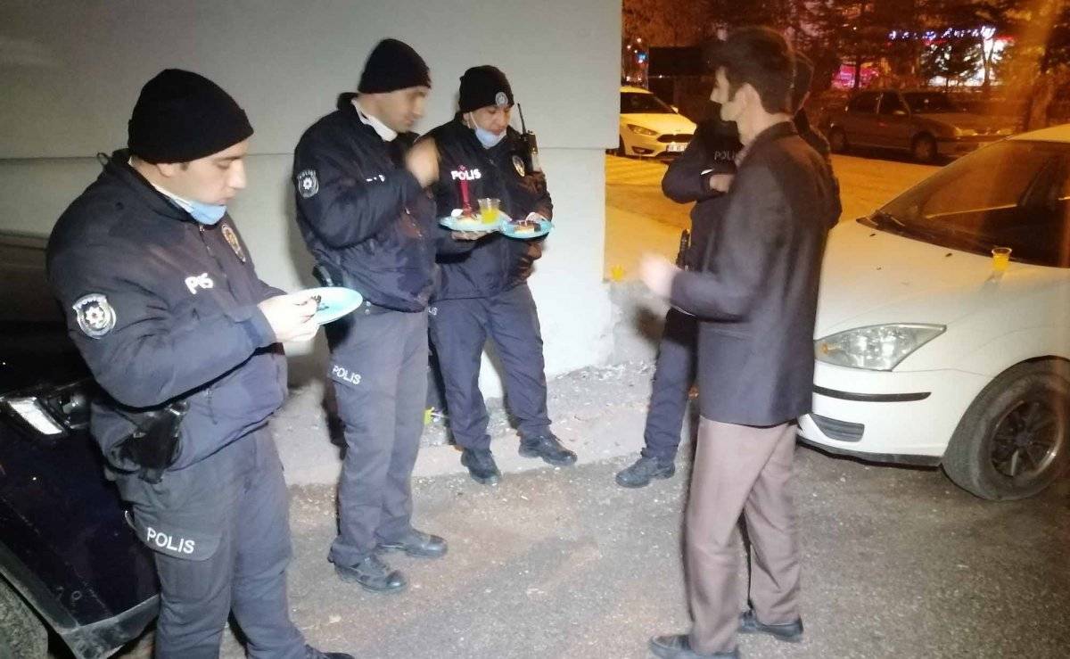 Aksaray'da mahalleliden polise sürpriz