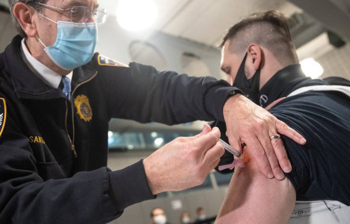 ABD'de 9 milyona yakın kişi aşılandı