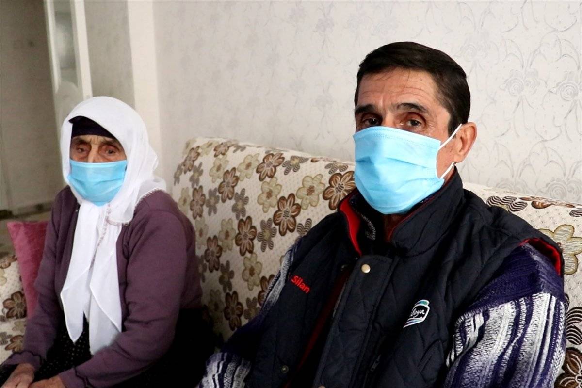 Elazığ'da yaşayan 102 yaşındaki Şahide Gürbüz, koronayı yendi