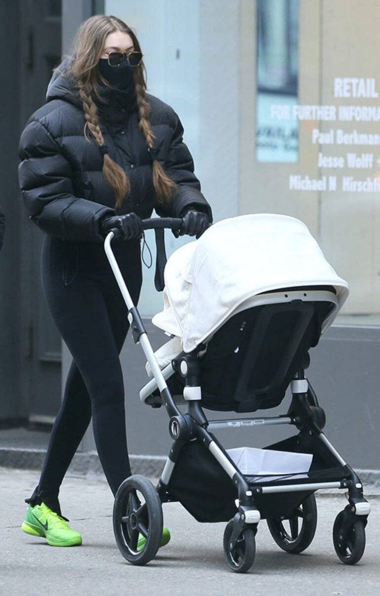 Gigi Hadid doğum kilolarını verdi