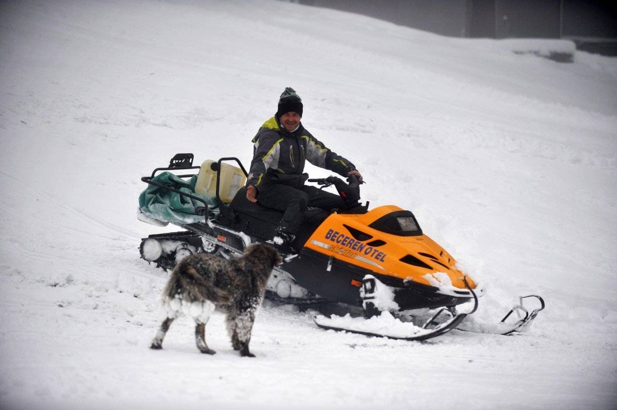 Uludağ beyaza büründü, kar kalınlığı 40 santimetreyi buldu