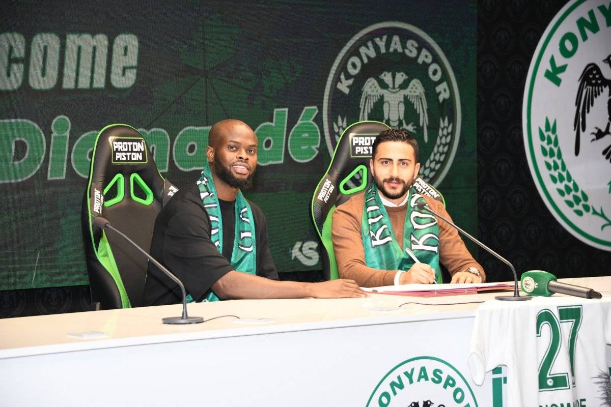 Konyaspor, Ertuğrul Tekşen ile Diomande'yi transfer etti