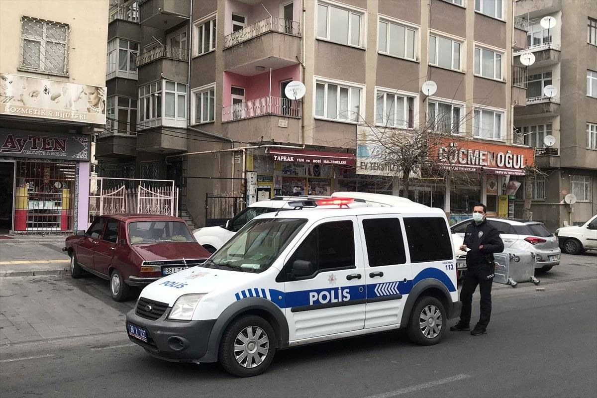 Kayseri'de Suriye uyruklu şahıs, 2 ablasını bıçakladı