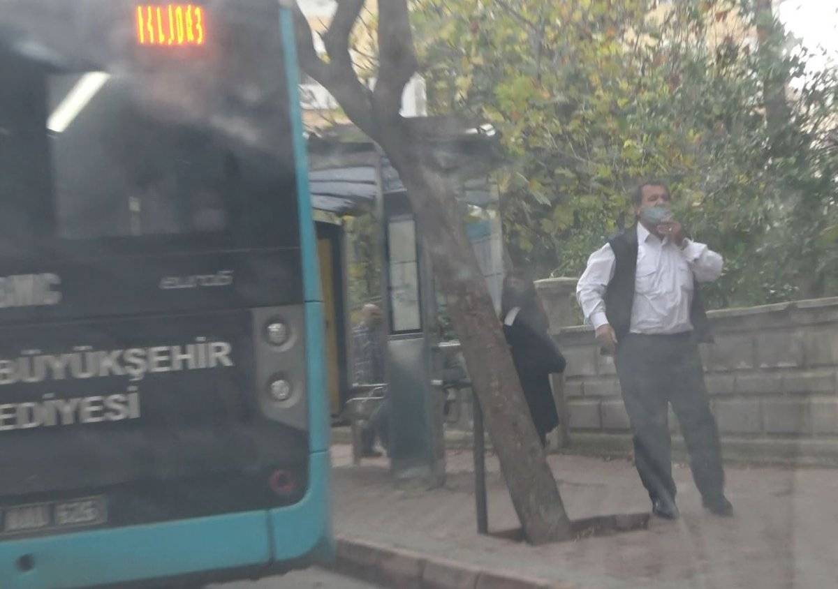 Antalya’da patenli genç, şoförün elinden zor kurtuldu