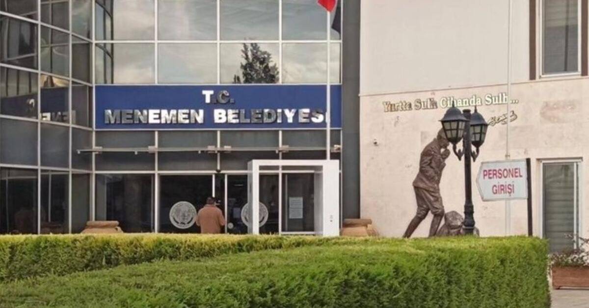 Menemen Belediyesi'nde çekilen kurayı AK Partili Pehlivan kazandı