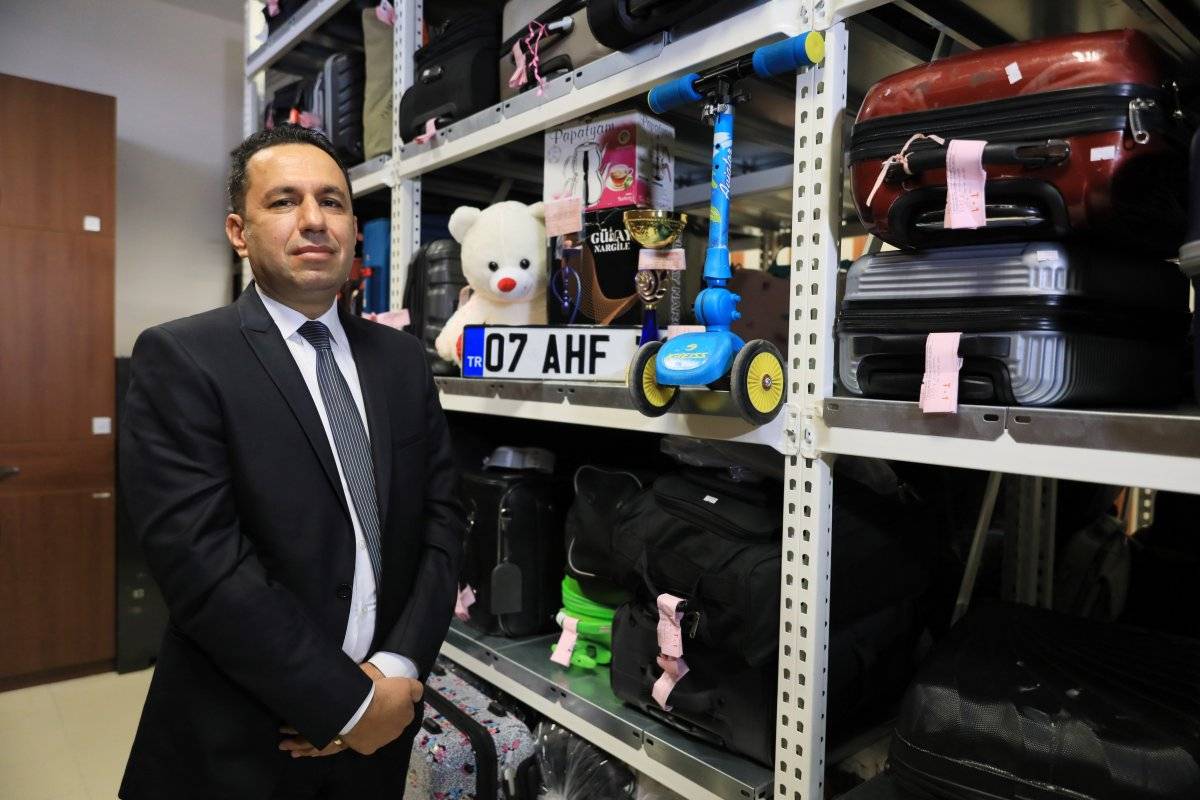 Antalya Havalimanı'nda birbirinden ilginç kayıp eşyalar