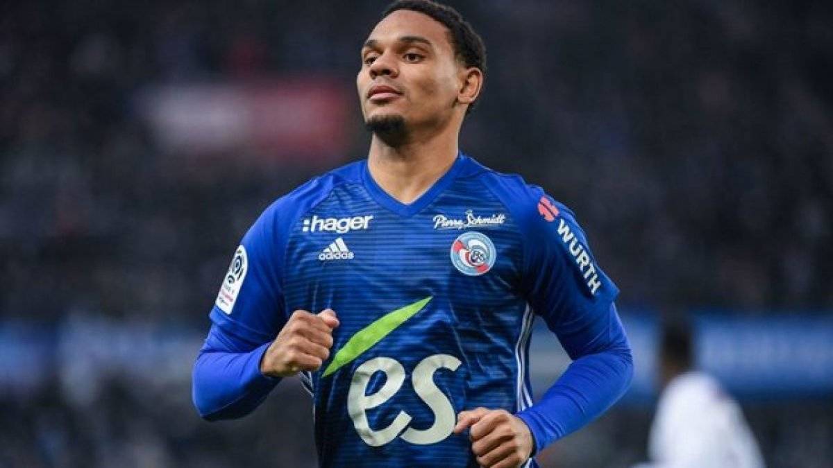 Galatasaray sağ bek için Kenny Lala'yı istiyor