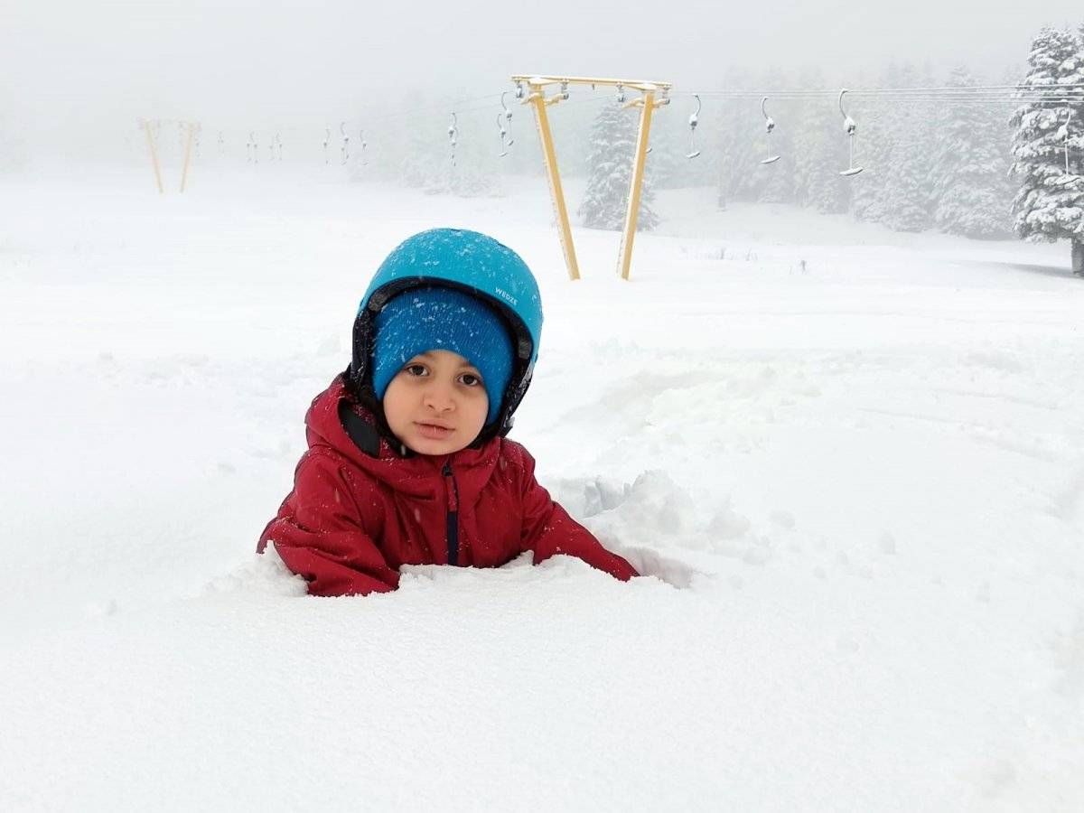 Uludağ beyaza büründü, kar kalınlığı 40 santimetreyi buldu