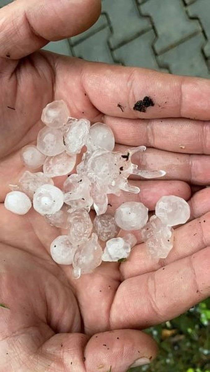 Alanya'da dolu yağışı görüldü