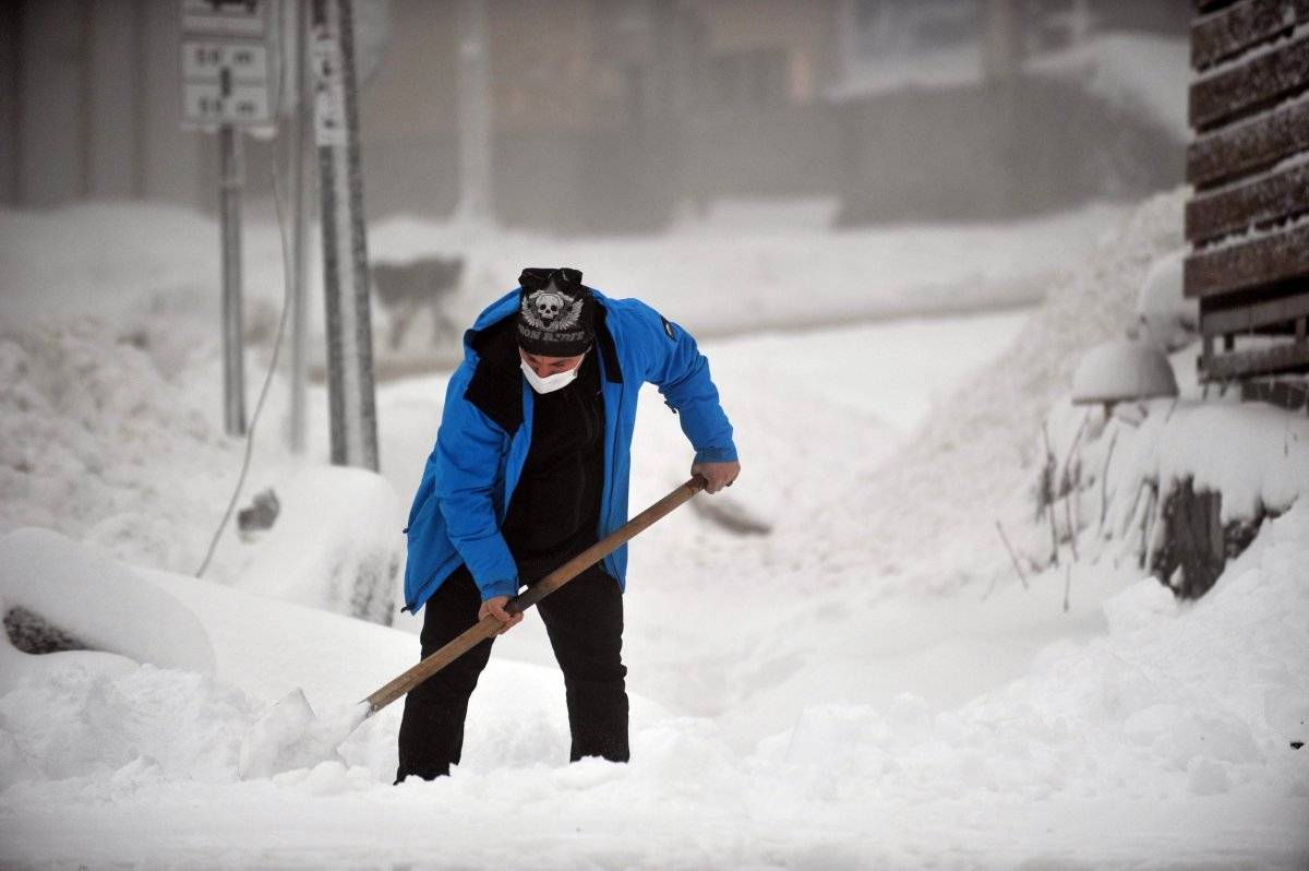 Uludağ beyaza büründü, kar kalınlığı 40 santimetreyi buldu