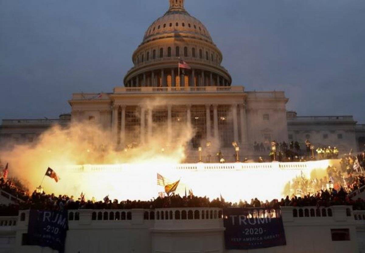 Pence: Trump'ı görevden almak için anayasanın 25. ek maddesini kullanmayacağım