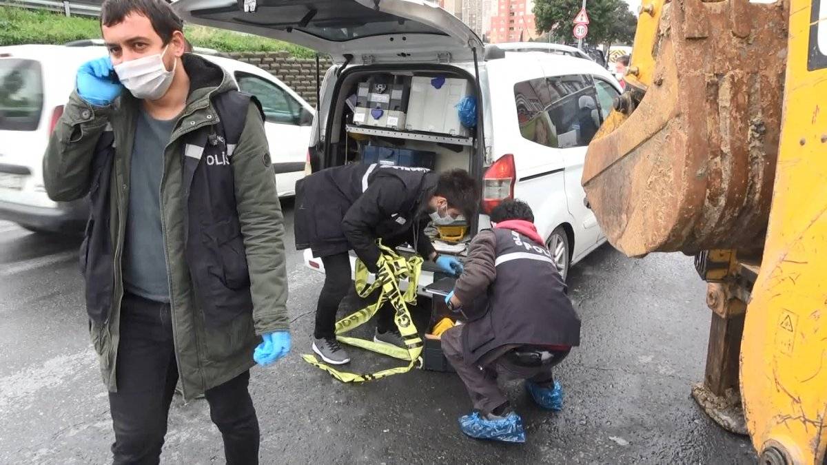 Küçükçekmece'de yıkıma gelenlere saldırı: 1'i avukat 2 yaralı