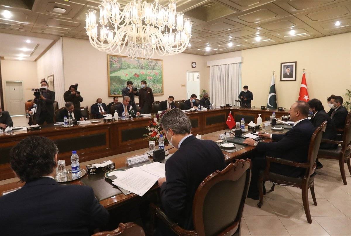 Mevlüt Çavuşoğlu'nun Pakistan temasları