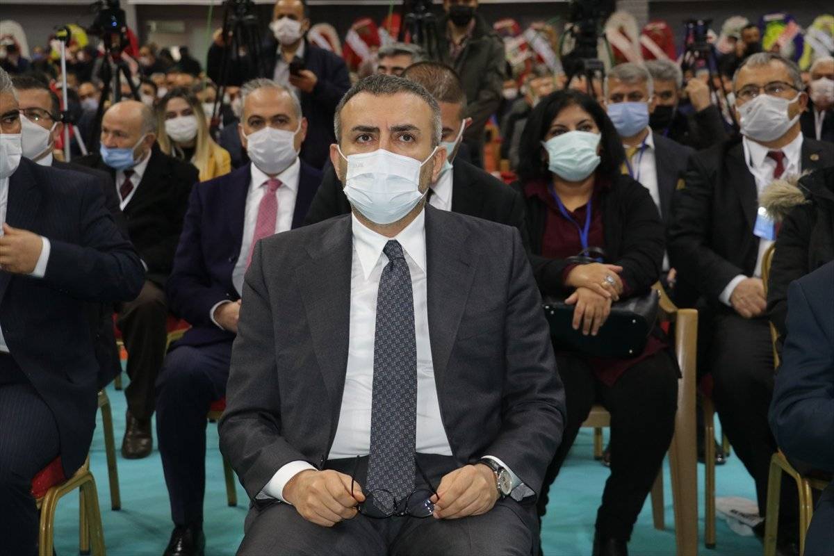 Mahir Ünal'dan muhalefete tepki: Siyasi değil hukukidir