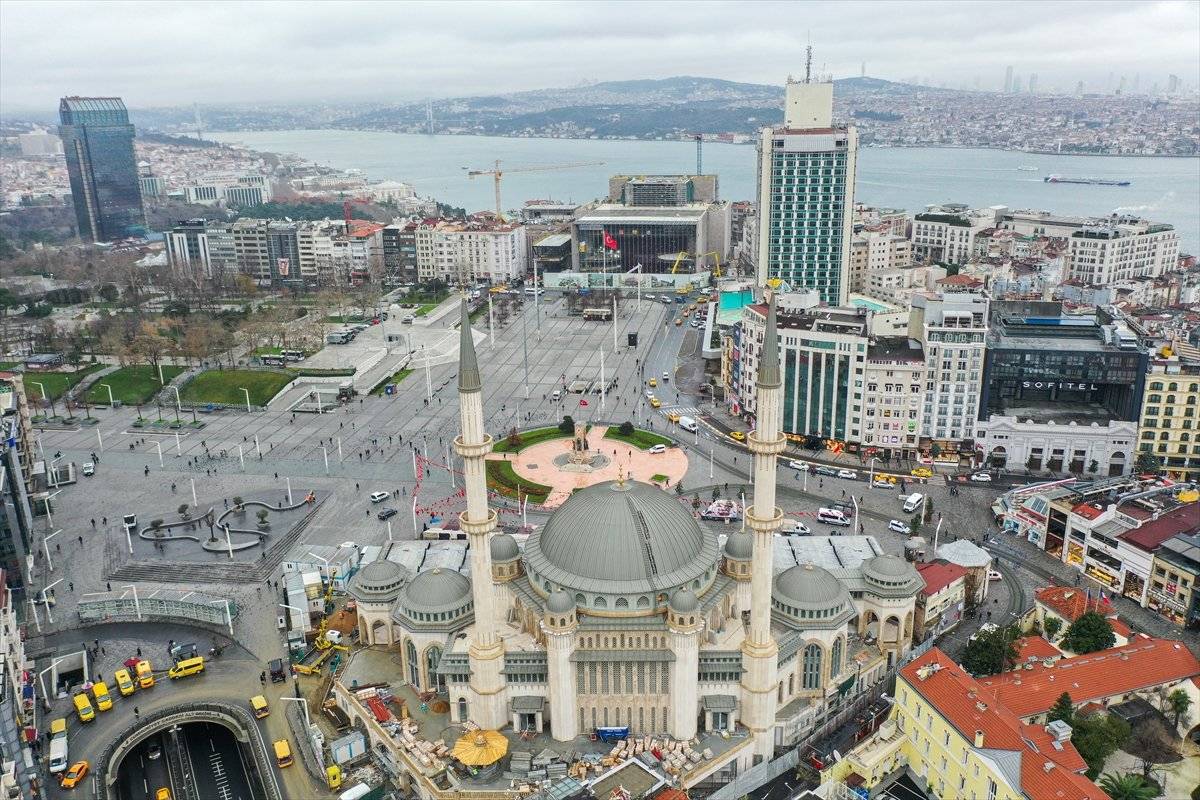Taksim'de cami ve AKM inşaatında son aşama