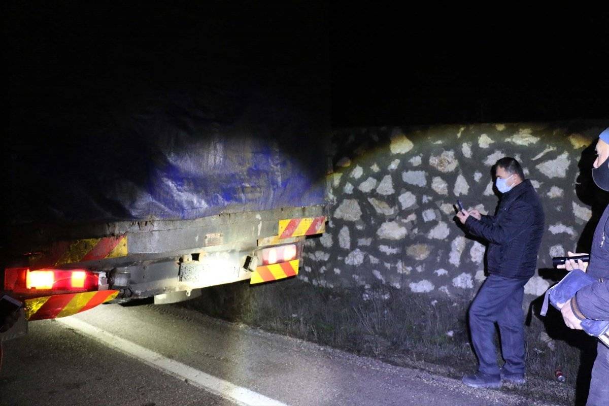 Bolu'da kaza yapan sürücü arkadaşını bırakıp kaçtı