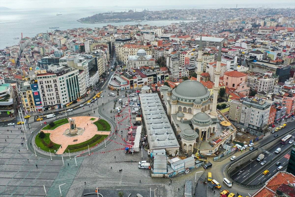 Taksim'de cami ve AKM inşaatında son aşama