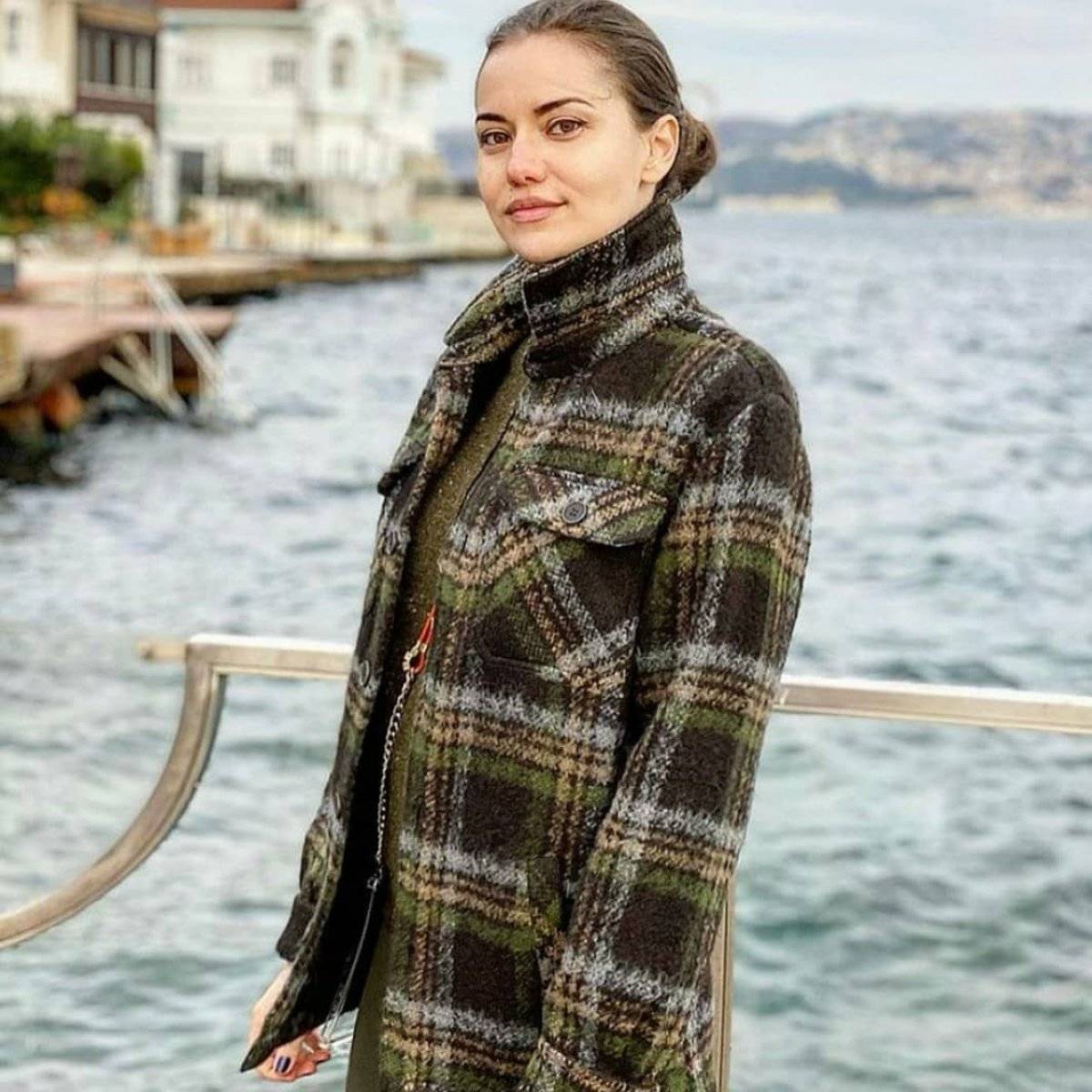 Fahriye Evcen kar bekliyor