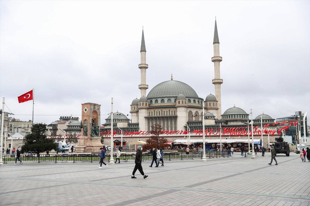 Taksim'de cami ve AKM inşaatında son aşama