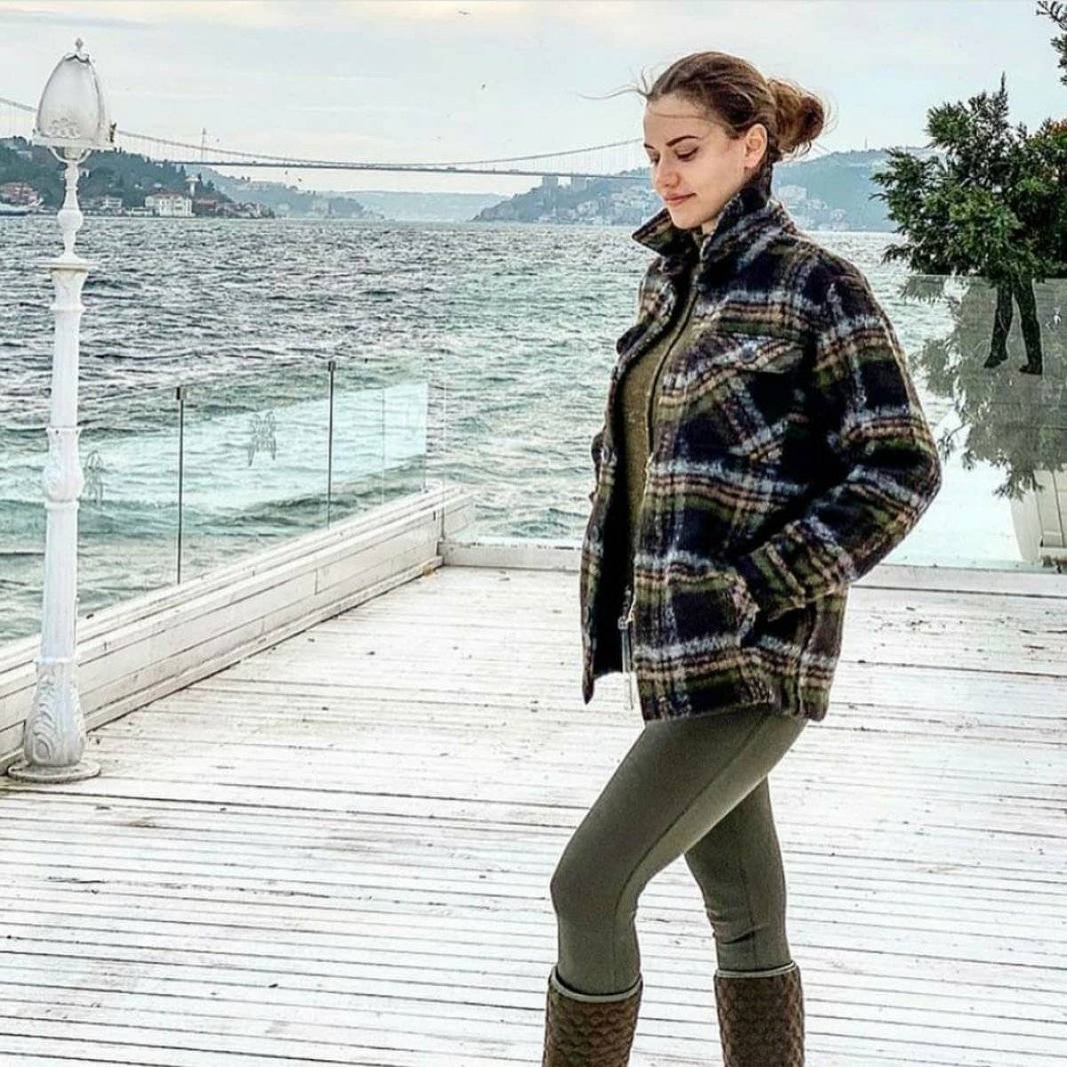 Fahriye Evcen kar bekliyor