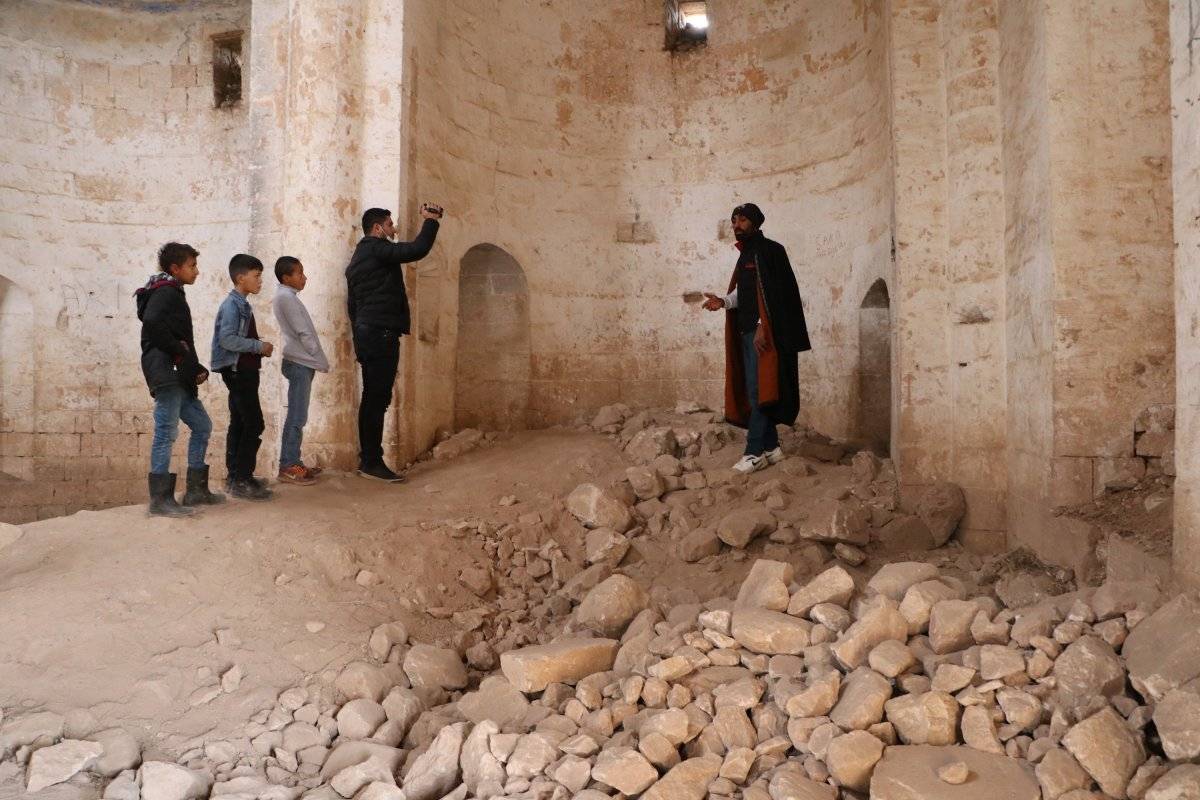 Şanlıurfa'da tarihi kilisede mangal yapan kebapçı