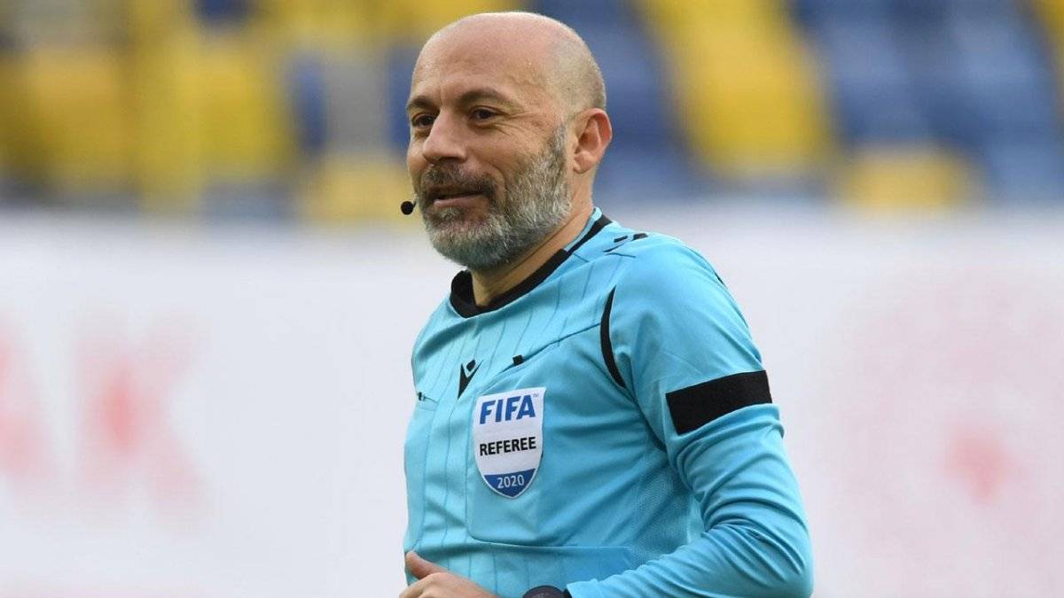 Cüneyt Çakır dünyanın en iyi ikinci hakemi seçildi