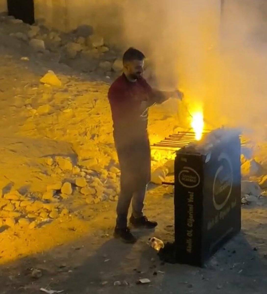 Şanlıurfa'da tarihi kilisede mangal yapan kebapçı