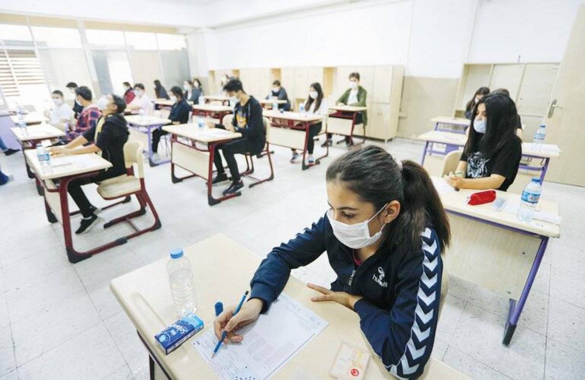 MEB: İlk ve ortaokullarda karne notları derse katılım puanıyla belirlenecek