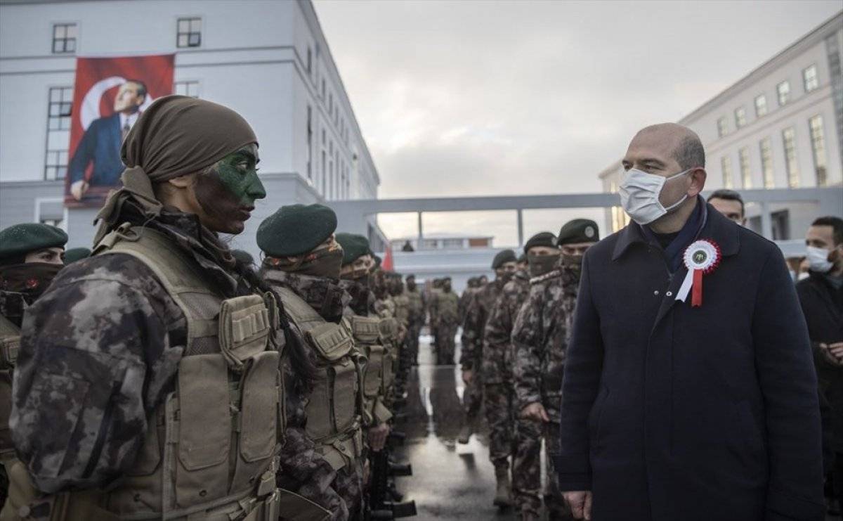 Kadın Polis Özel Harekatlardan nefes kesen tatbikat