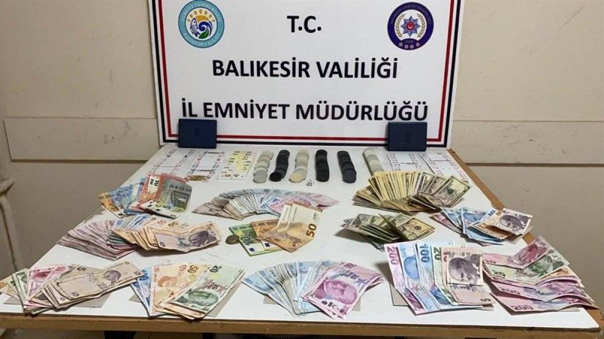 Balıkesir'de kumar oynayan 21 kişiye ceza kesildi