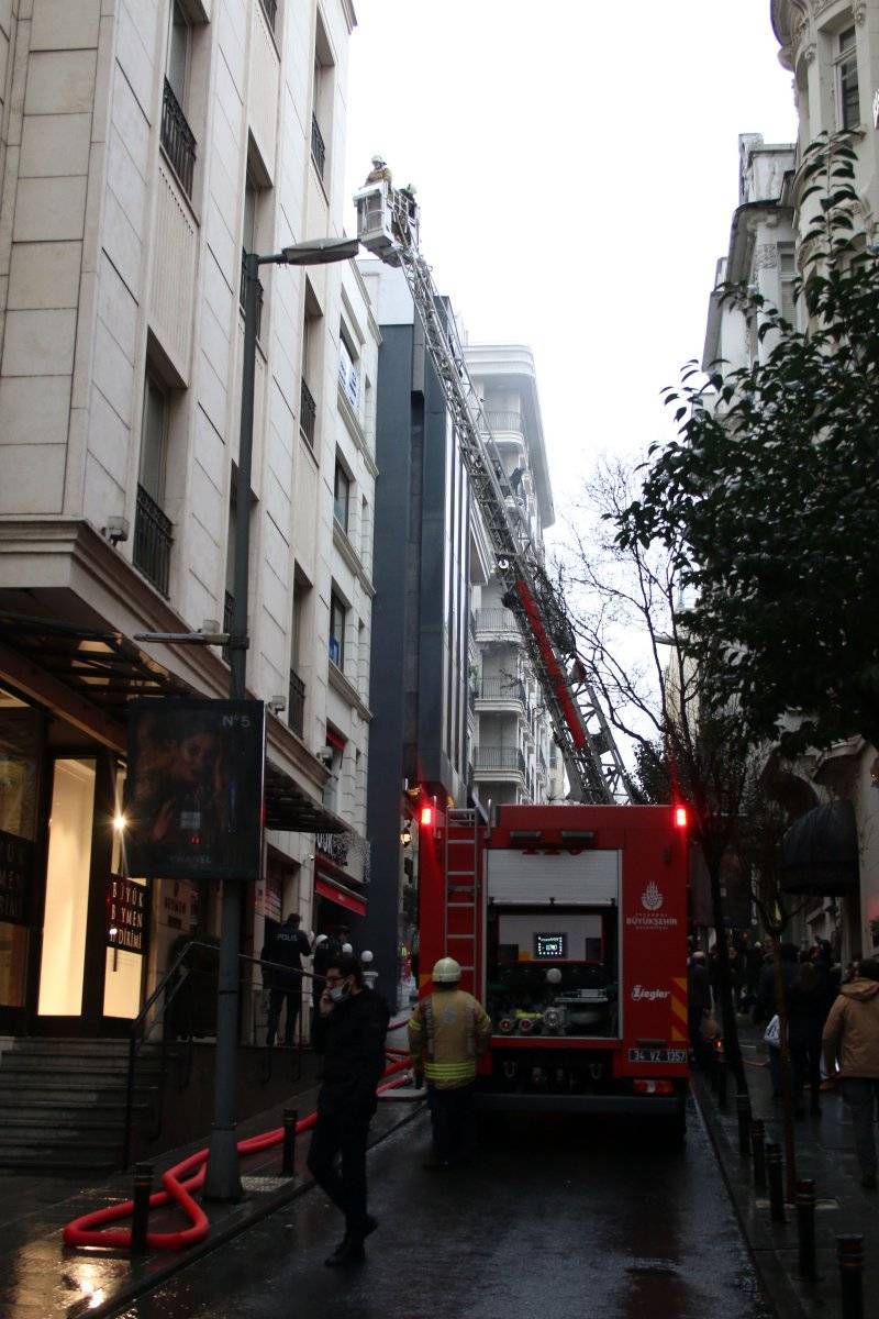 Nişantaşı’nda binada çıkan yangın panik yarattı