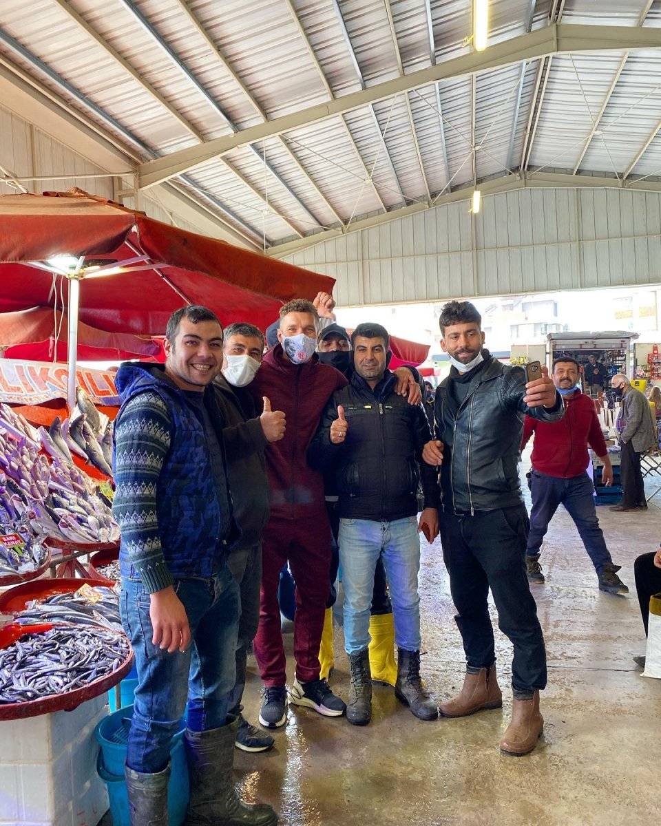 Lukas Podolski semt pazarında