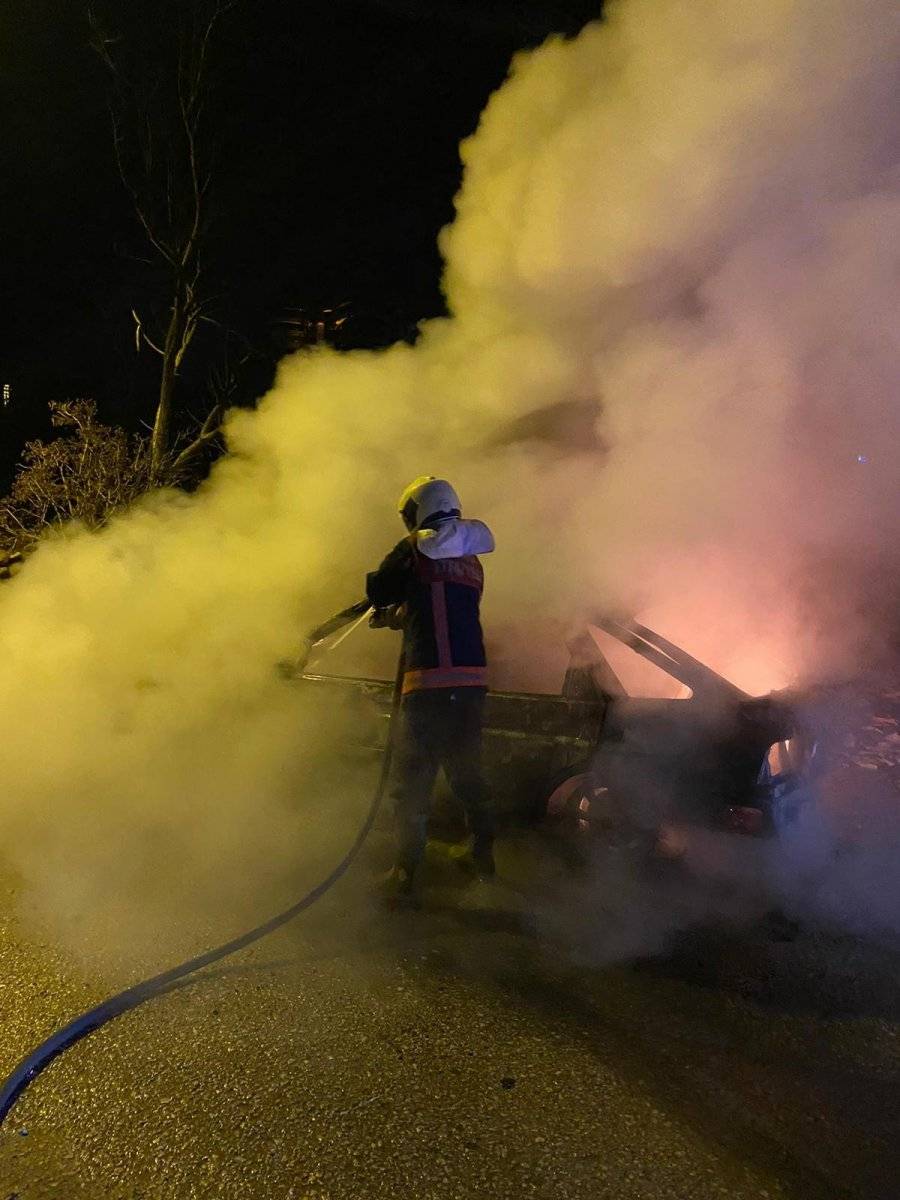 Ankara'da hırsızlar çaldıkları aracı yaktı