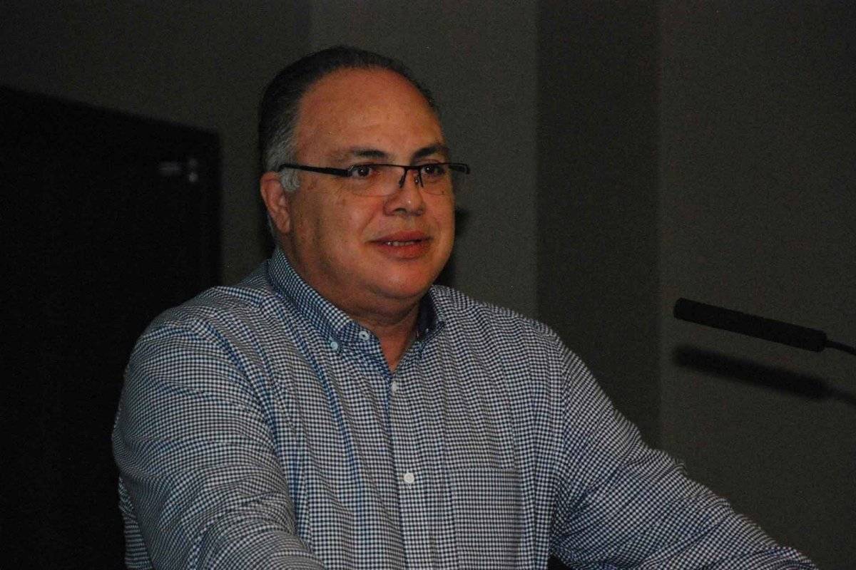 Anastasiadis'in 'vatandaşlık programından gelir elde ettiğini' söyleyen gazeteci istifa etti