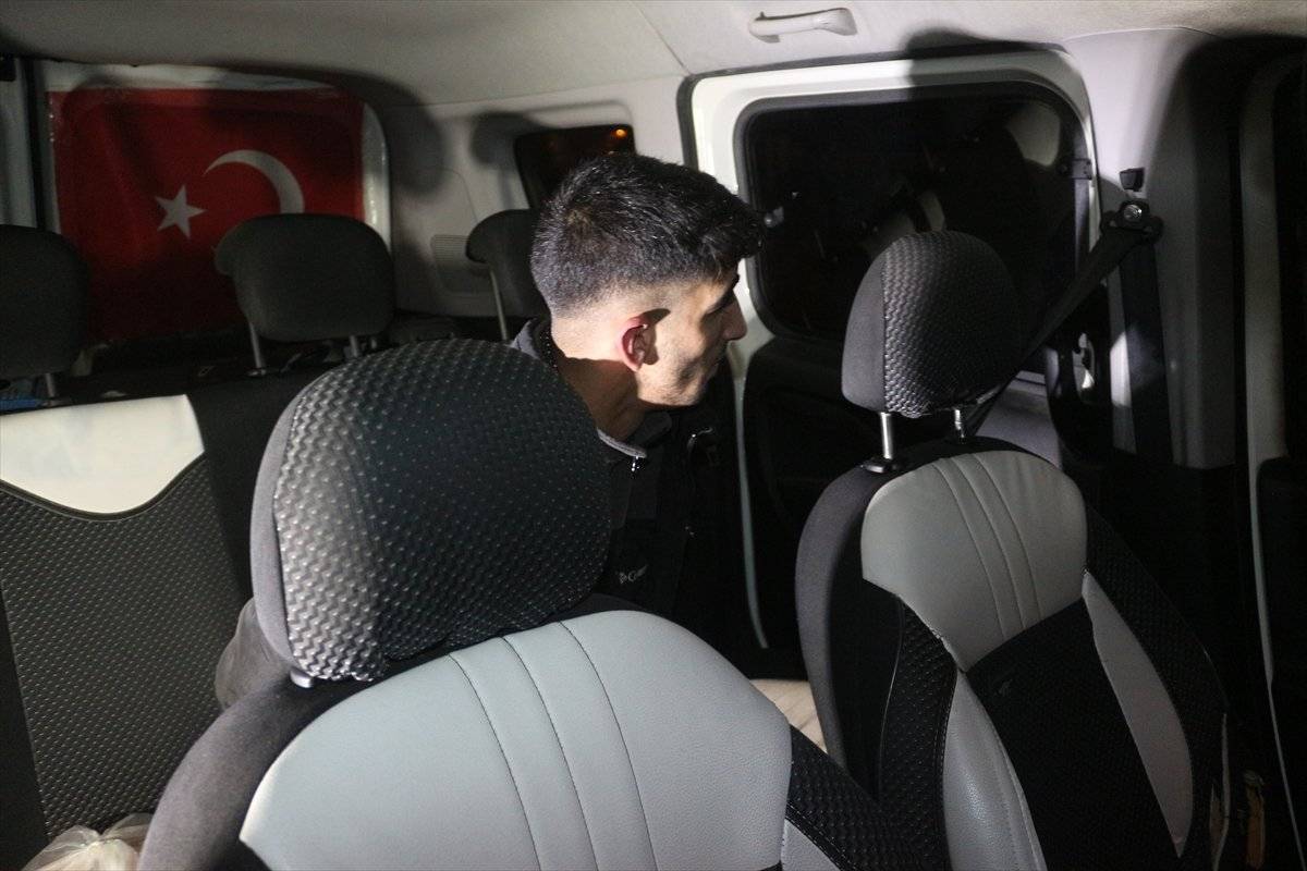 Adana'da market deposunu soymaya çalışan hırsız yakalandı