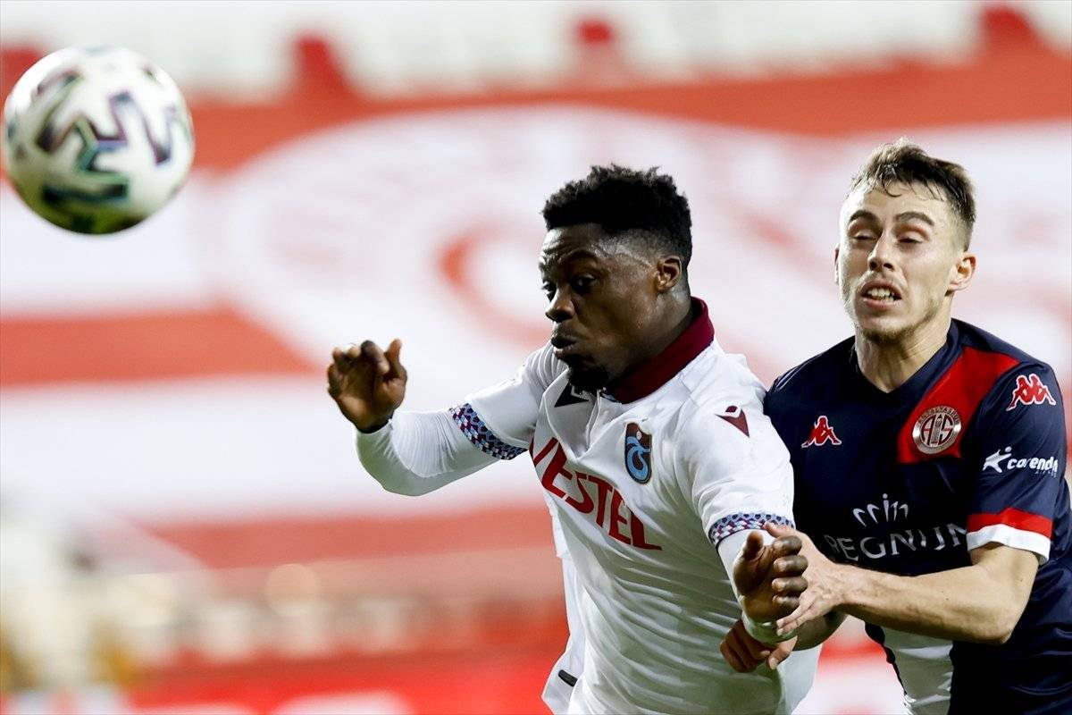 Trabzonspor, Antalyaspor ile 1 puanı paylaştı