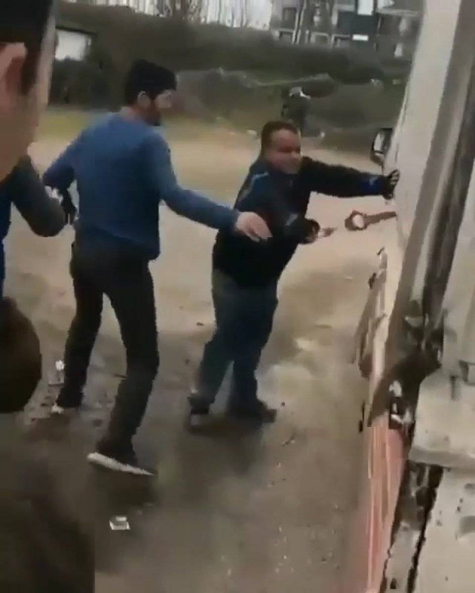 Sakarya'da engelli gence arkadaşlarından kötü şaka