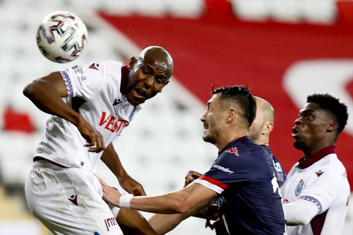 Trabzonspor, Antalyaspor ile 1 puanı paylaştı