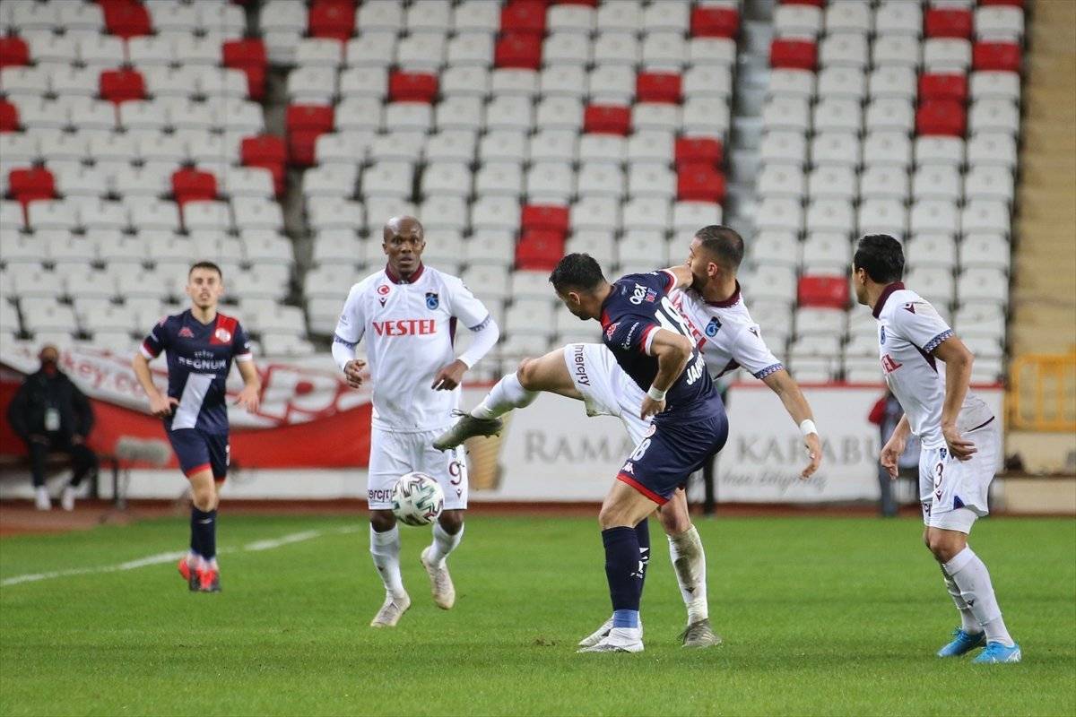 Trabzonspor, Antalyaspor ile 1 puanı paylaştı