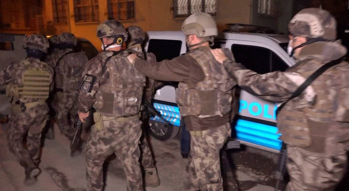 Antalya'da KADES kullanan kadın, eşinin şiddetinden kurtarıldı