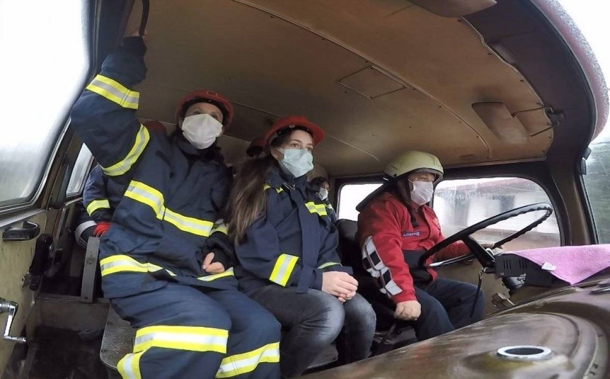 Kocaeli'de 15 itfaiyeci kadın, köylerini alevlerden koruyor