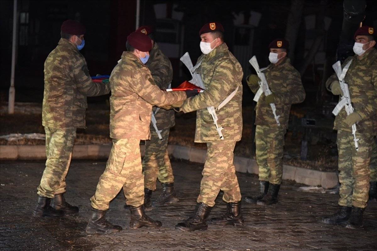 Azerbaycan askerleri 'Kış Tatbikatı' için Kars'ta