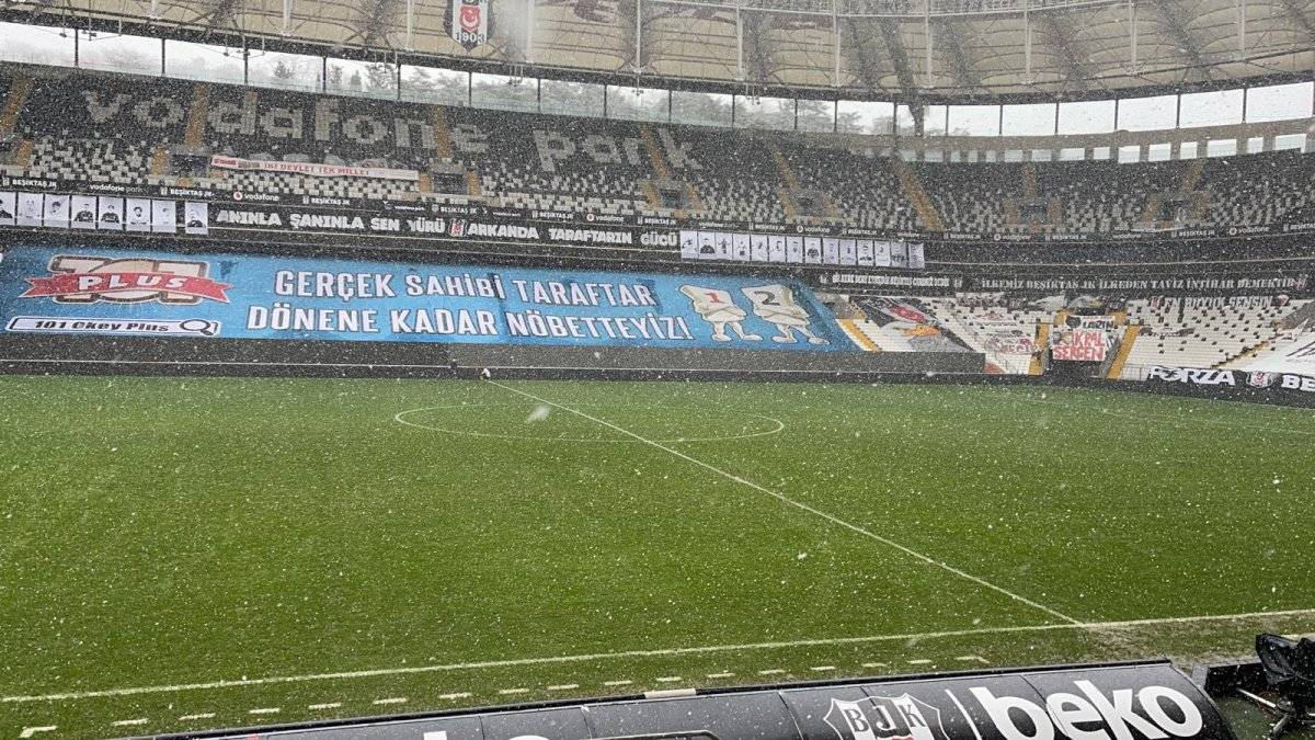 Vodafone Park'ta zeminin son hali