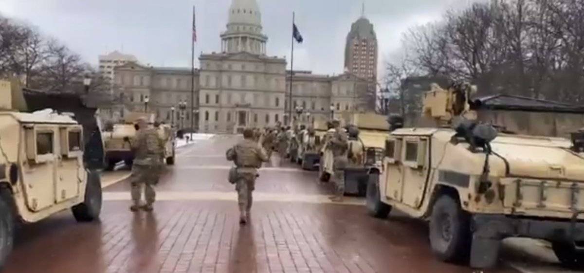 Trump destekçileri silahlanıp sokağa indi