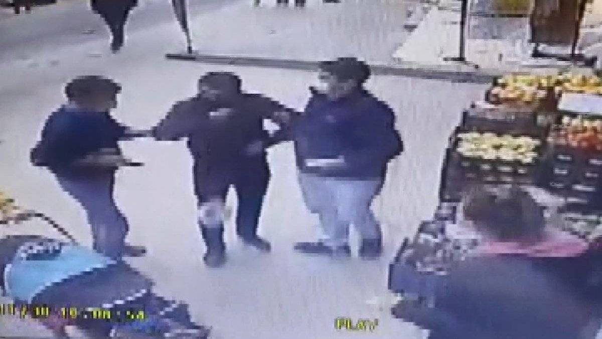 Esenyurt'ta marketten sucuk çalan hırsız yakalandı