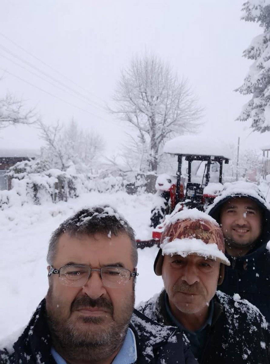 Düzceli muhtarın esprili yol açma paylaşımı