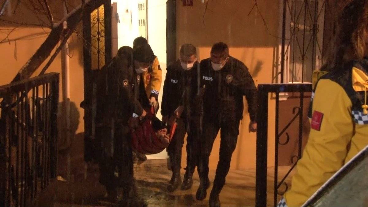 Sancaktepe'de bir kişi eşini bıçakladı