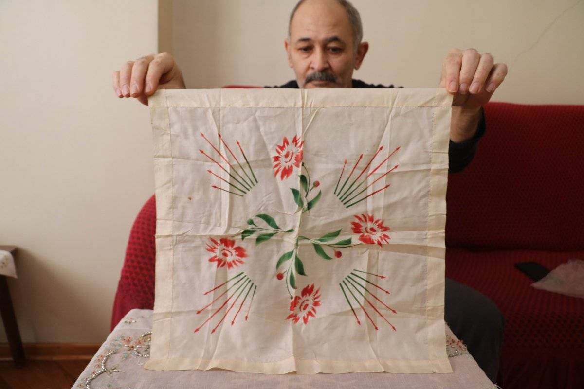 Gaziantep’te Atatürk'ün hediye ettiği mendil satışa çıkarıldı