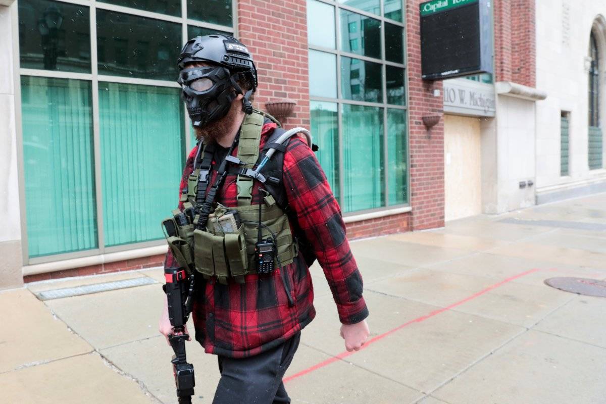 Trump destekçileri silahlanıp sokağa indi